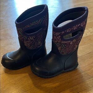 Kids Bogs Black and Purple Boots